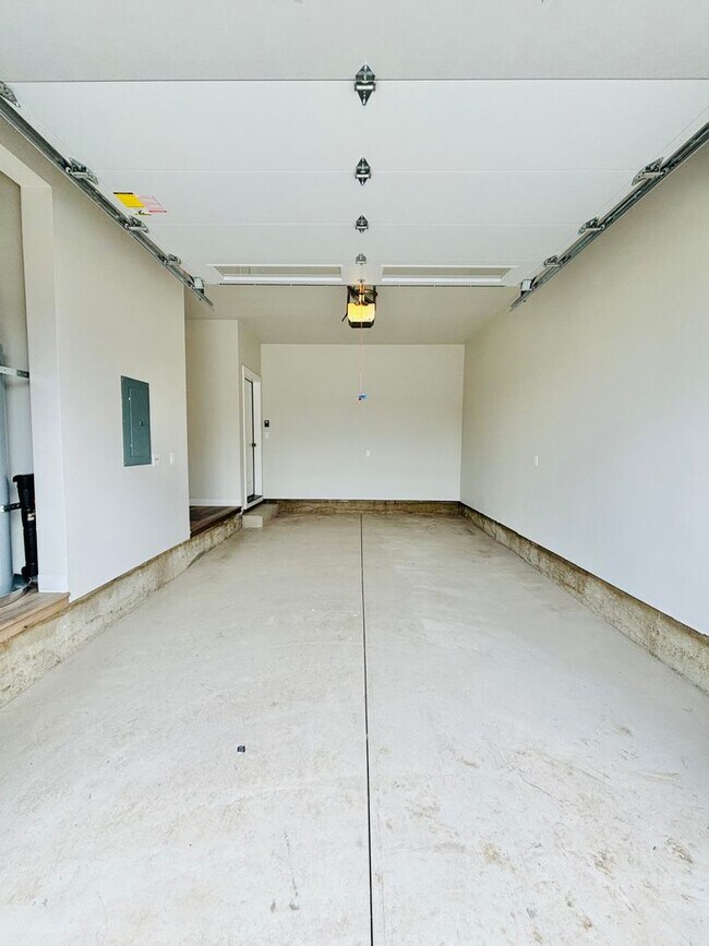 Photo - 2418 Leonard Ln