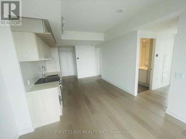 Photo - 448 Burnhamthorpe Rd W Unit 2608