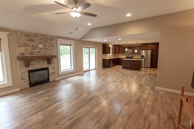 Photo - 1113 W Old Plank Rd