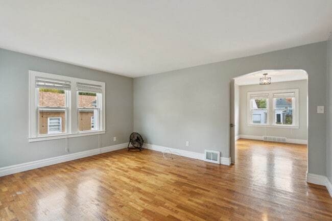 Photo - 629 St Clair Ave