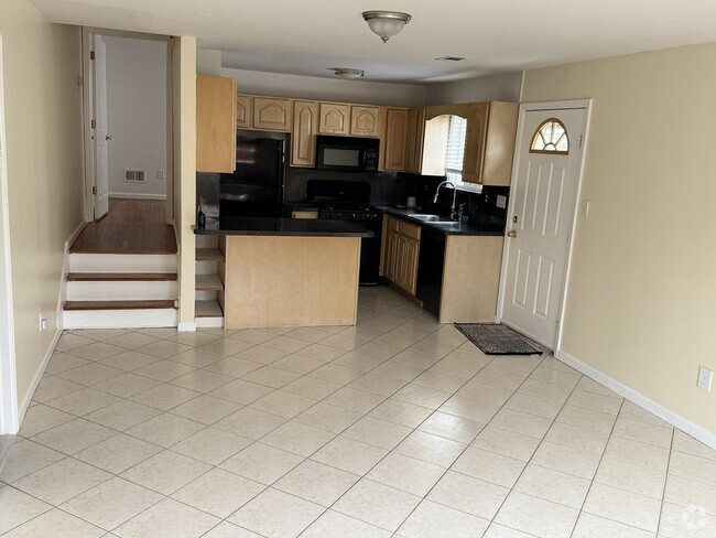 Building Photo - 370 Getz Ave Rental