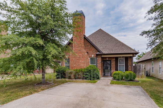 Building Photo - 1144 Washington Dr