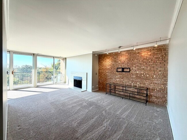 Photo - 6010 Oakwood Dr Unit 6C