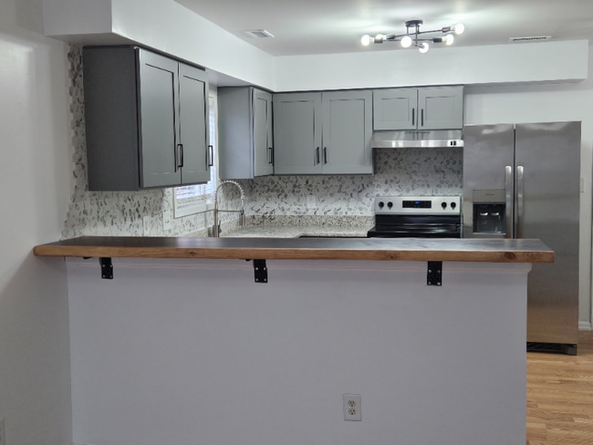 Photo - 1910 Bromwich Rd