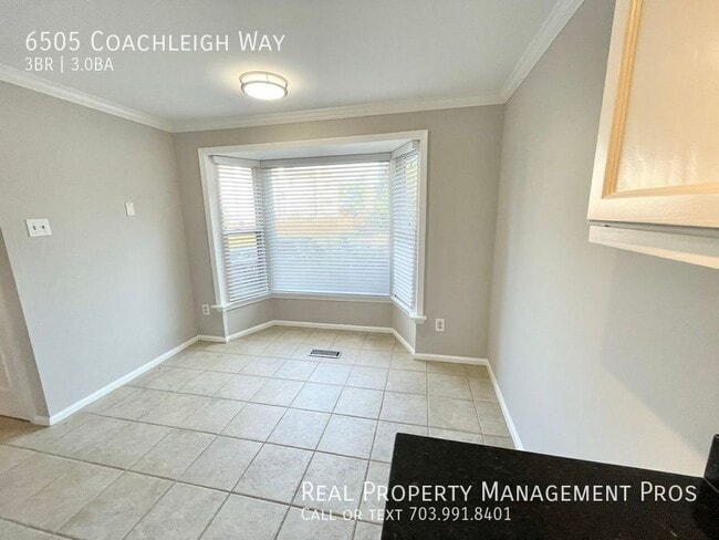 Photo - 6505 Coachleigh Way