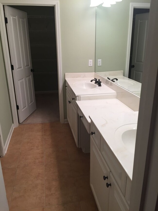 Photo - 3110 Alumni Ln