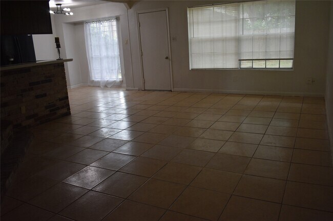 Photo - 6718 Rowell Ct
