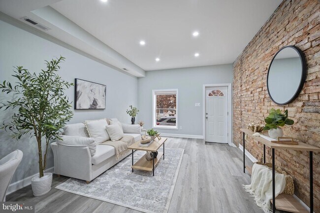 Photo - 328 S Macon St.