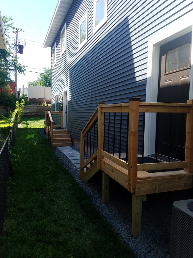 Photo - 1048 Dayton Ave