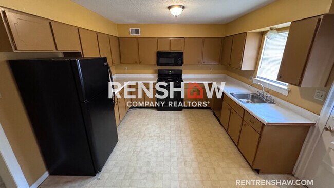 Photo - 3222 13 Colony Mall