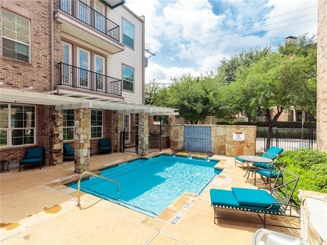 Photo - 950 Henderson St Unit 1304