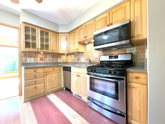 Building Photo - 1104/06 E Glendale Ave Unit 1104