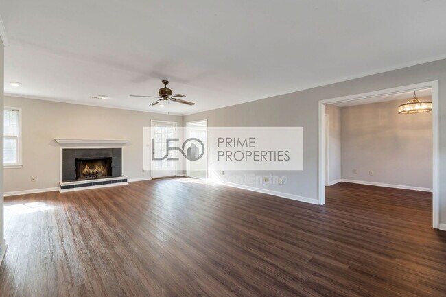 Photo - 2816 Deerwood Trail