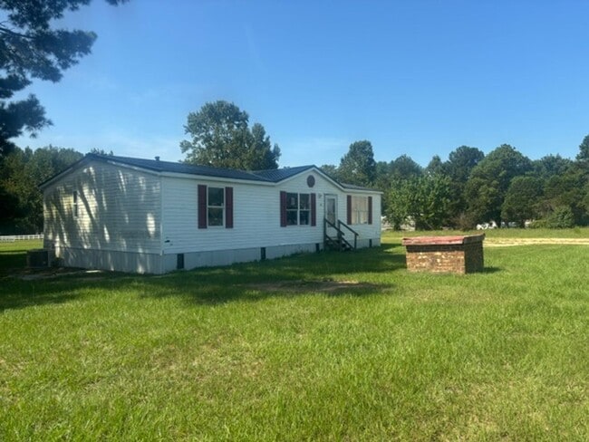 8967 Roseboro Hwy