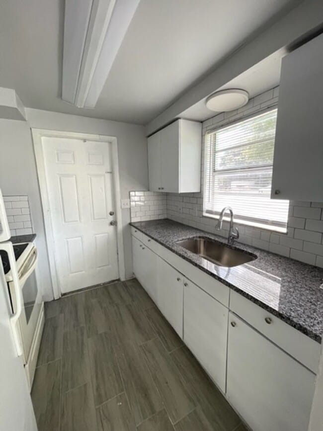 Photo - 5821 12th St E Unidad 5823 12th Street East