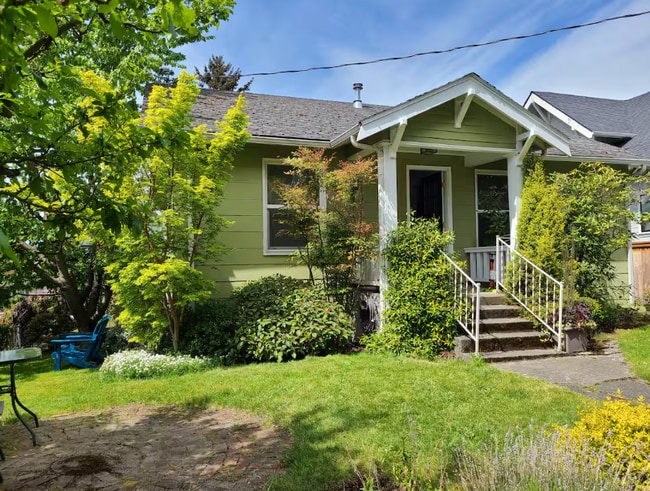 Building Photo - Charming 2-Bedroom Home Near Ballard and Fremont