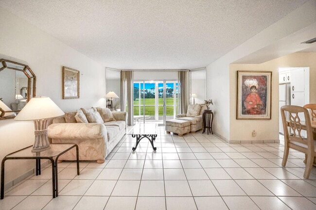 Photo - 3951 Via Poinciana Unit 114