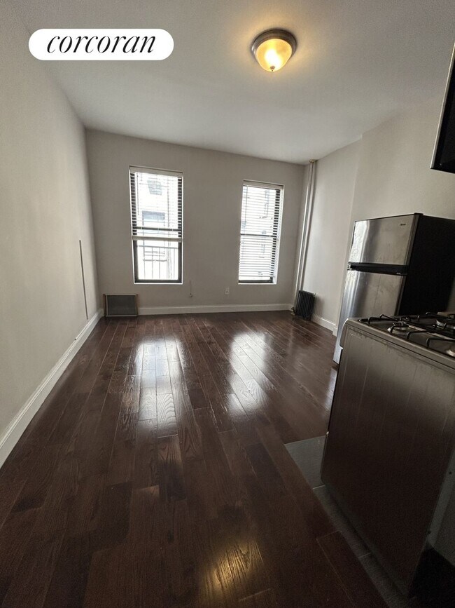 Photo - 273 W 146th St