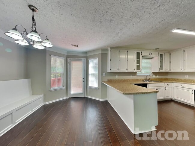 Photo - 760 Country Lake Ct