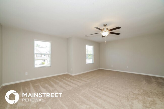 Photo - 521 Firethorn Ct