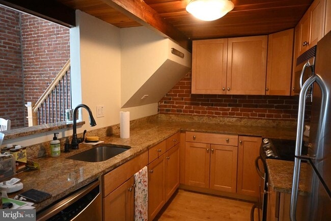 Photo - 50 N Front St