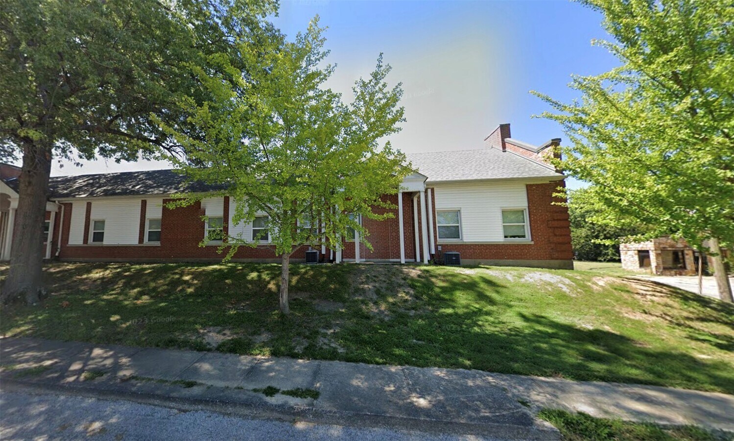 Photo - 303 W Sloan St