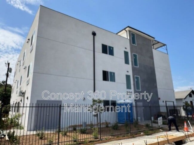 Building Photo - 226 W 87th St Rental