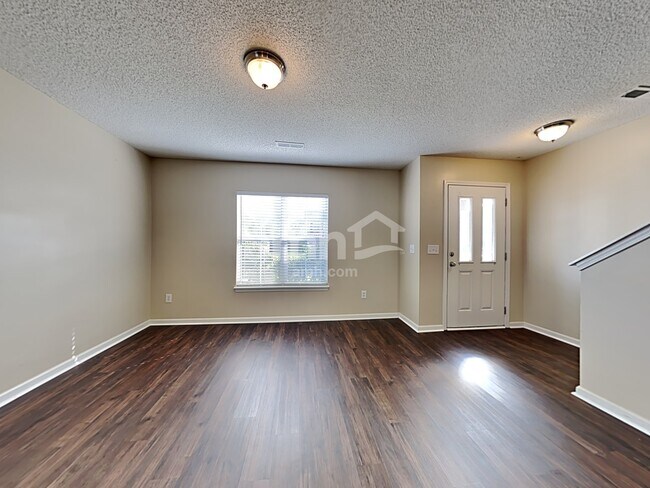 Photo - 133 Broken Branch Dr