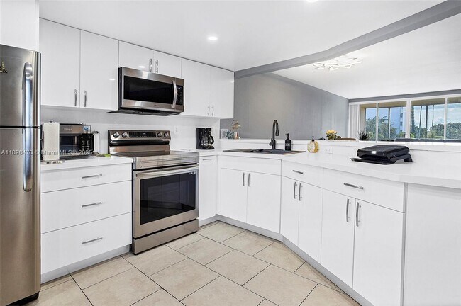 Photo - 1750 NE 191st St Unit 309-2