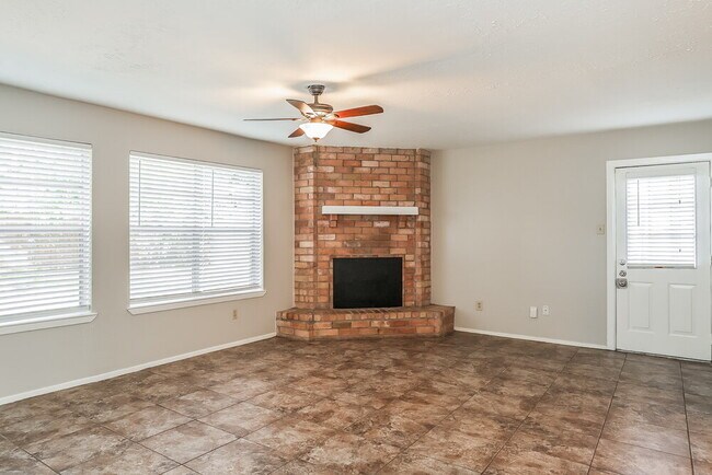 Photo - 11923 Yeatmah Ln