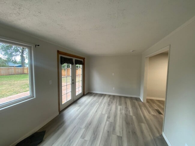 Photo - Newly renovated Lakewood Gem - Modern Comf...