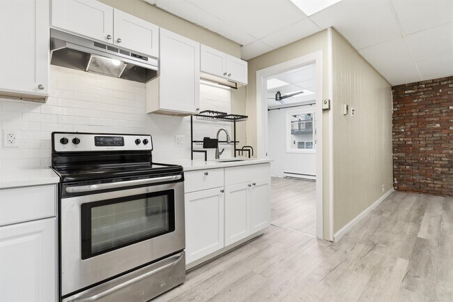 Photo - 80 E 24th St