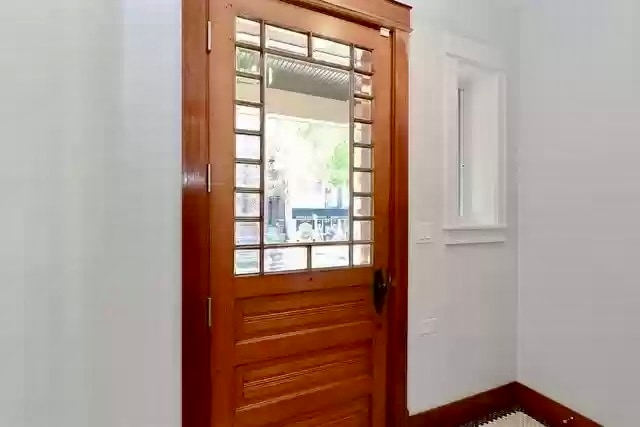 Front Door - 3831 N Clark St Unidad 1