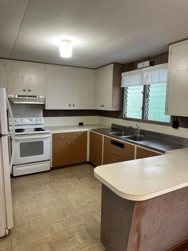 Photo - 3 bedroom, 1.5 bath, 1 parking, Liliha