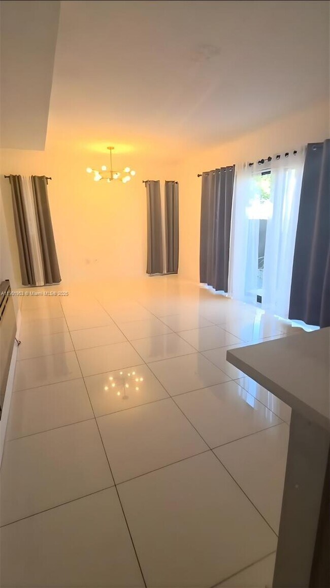 Photo - 206 NW 11th Ct