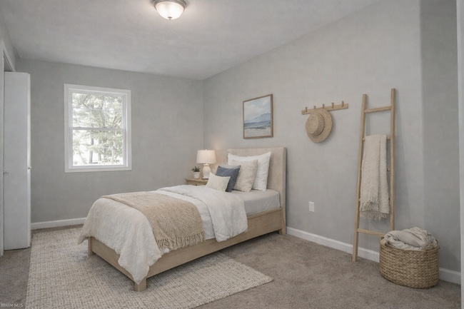 Photo - 1350 W 38th St