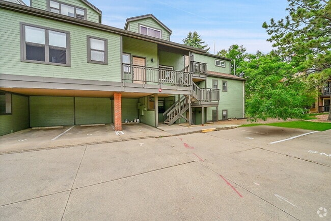 Building Photo - $2,195.00, 2 Bed 2 Bath Condo in Boulder w... Unit 211