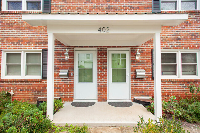 Building Photo - 402 13th ST NE Rental