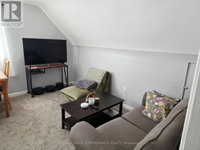 Photo - 623 Roosevelt Ave