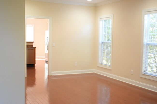 Photo - 1305 Wakefield Ct