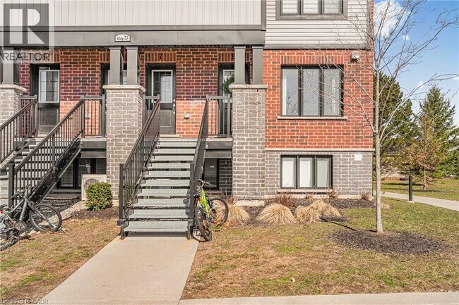 Photo - 160 Rochefort St.