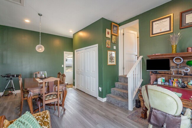 Photo - 245 Collier Ave