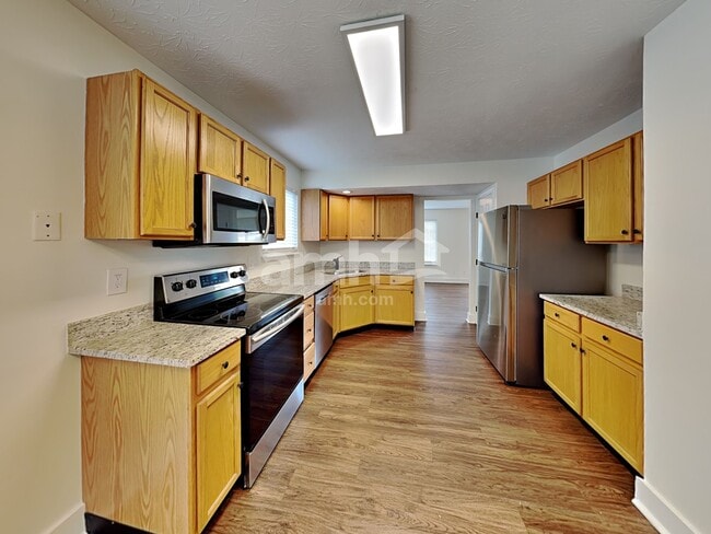 Photo - 1215 Brookstone Dr