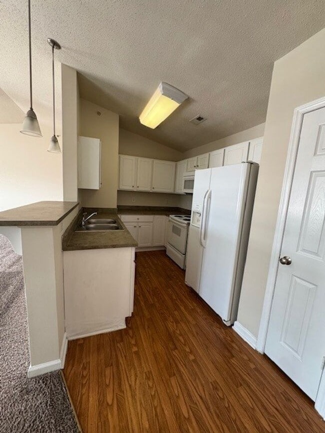Photo - READY TO MOVE IN! 2 Beds 2 Baths!
