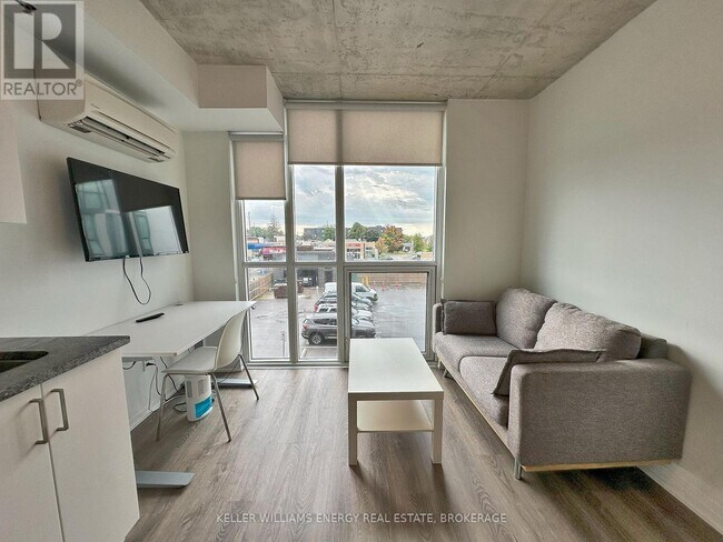 Photo - 1900 Simcoe St N Unit 241