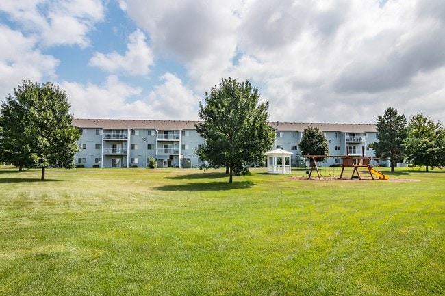 Wheatridge Apartments - Wheatridge Apartments