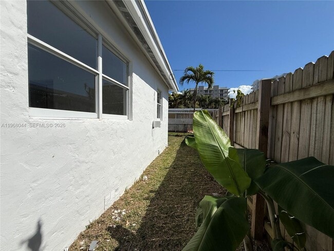 Photo - 2801 SW 26th St Unit R-Left