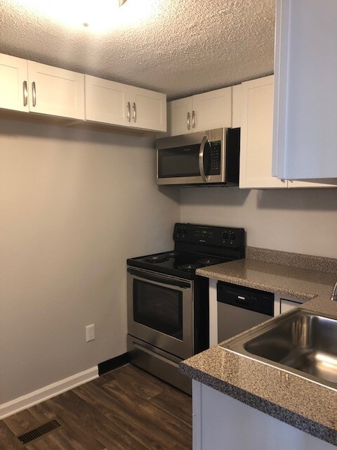 Photo - One Bedroom House with a study right off o...