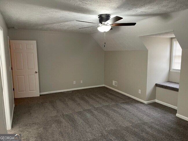 Photo - 859 Park Pl NE