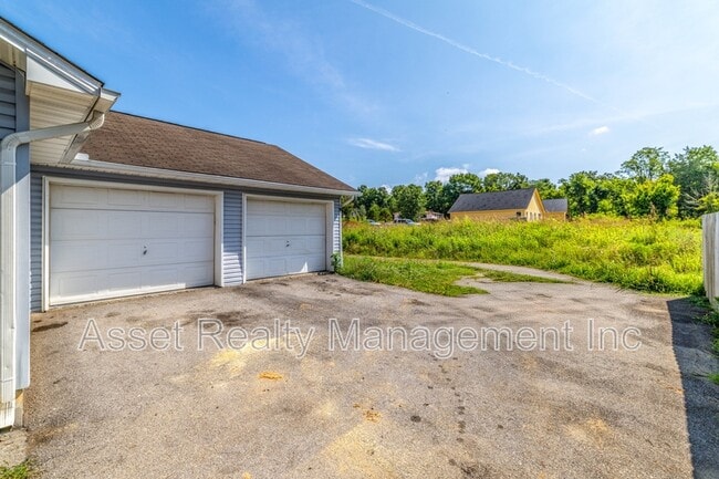 Photo - 152 Red Bud Ln